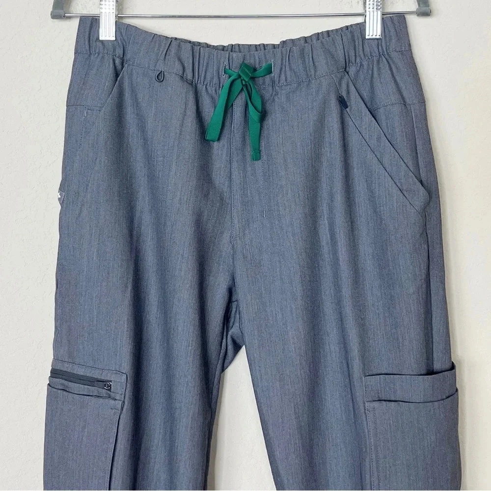 FIGS Men's Gray Cargo Jogger Scrub Pants‎